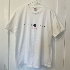 Vintage 90s Nike Town Chicago Embroidered Short Sleeve Tee White Medium